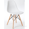 Σκανδιναβικά έπιπλα στυλ καρέκλα με ξύλινα πόδια